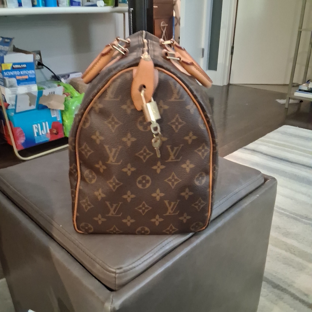 This "Speedy ( 40 )BAG IS FLAWLESS" Louis Vuitton Monogram Duffel Bag in.. - Picture 3 of 9